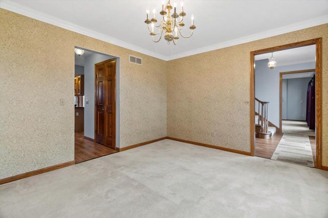 6237 S Edgewater Drive, Beloit, WI 53511