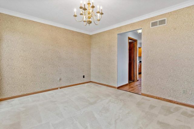 6237 S Edgewater Drive, Beloit, WI 53511