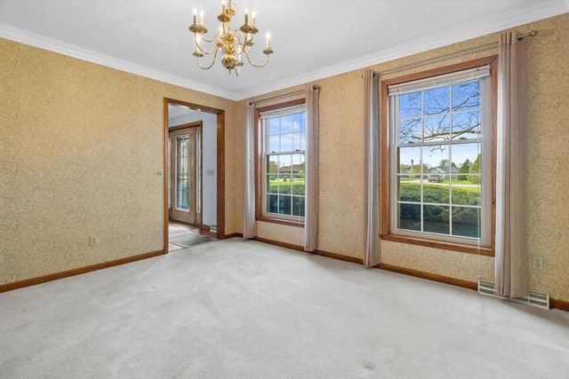 6237 S Edgewater Drive, Beloit, WI 53511