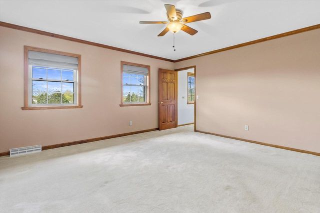 6237 S Edgewater Drive, Beloit, WI 53511