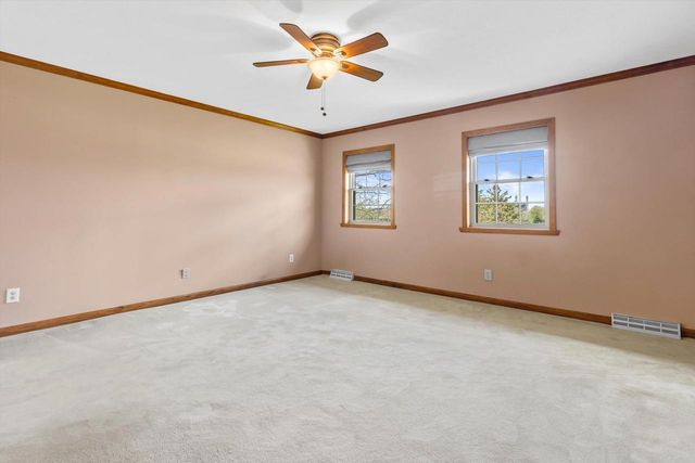 6237 S Edgewater Drive, Beloit, WI 53511