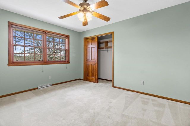 6237 S Edgewater Drive, Beloit, WI 53511