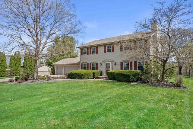 6237 S Edgewater Drive, Beloit, WI 53511