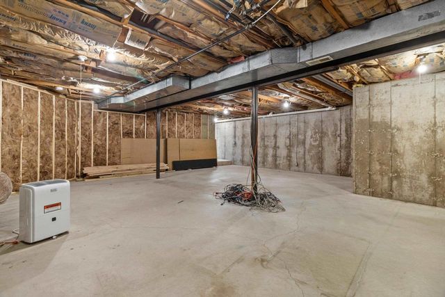 6237 S Edgewater Drive, Beloit, WI 53511