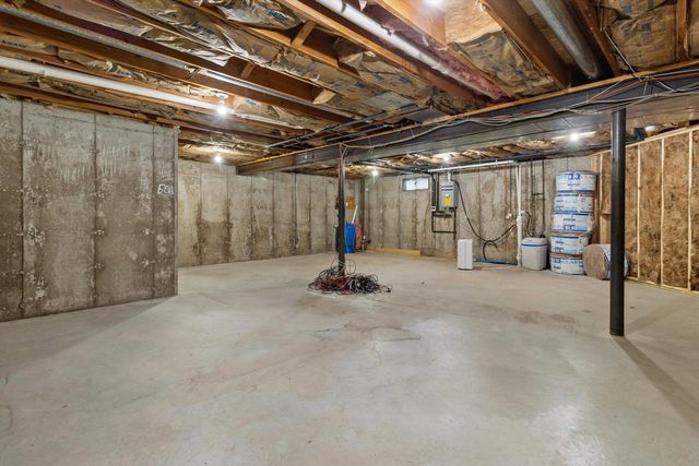 6237 S Edgewater Drive, Beloit, WI 53511