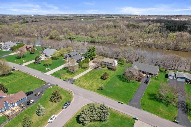 6237 S Edgewater Drive, Beloit, WI 53511
