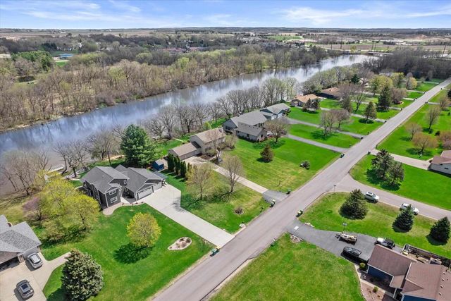 6237 S Edgewater Drive, Beloit, WI 53511