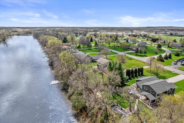 6237 S Edgewater Drive, Beloit, WI 53511