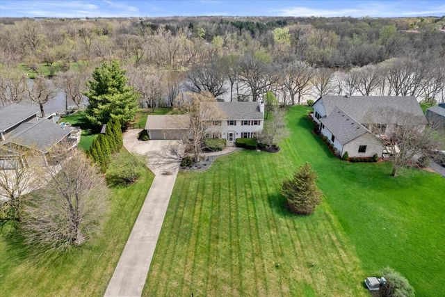 6237 S Edgewater Drive, Beloit, WI 53511