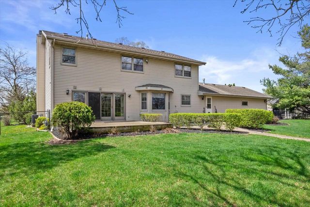 6237 S Edgewater Drive, Beloit, WI 53511