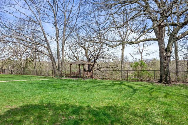 6237 S Edgewater Drive, Beloit, WI 53511