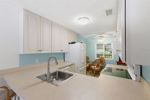 11201 122ND AVENUE 114, Largo, FL 33778