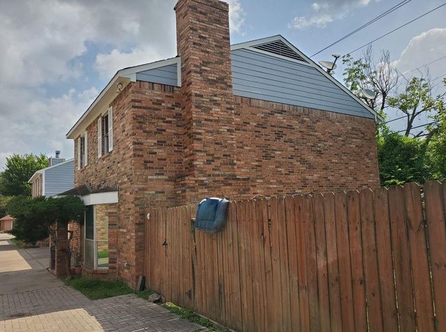 9201 Carousel Lane A, Houston, TX 77080