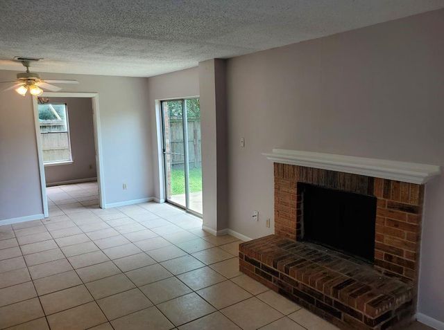 9201 Carousel Lane A, Houston, TX 77080