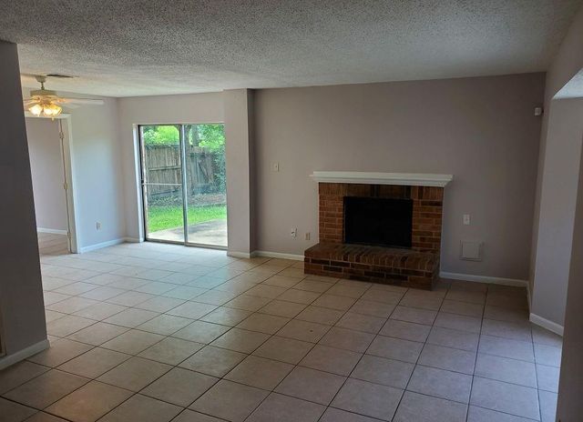 9201 Carousel Lane A, Houston, TX 77080