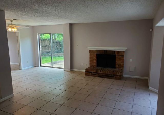 9201 Carousel Lane A, Houston, TX 77080