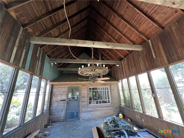 1420 N Robertson Road, Salado, TX 76571