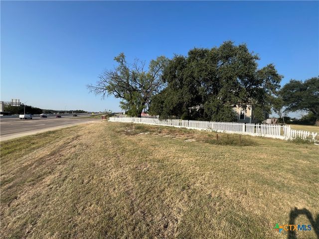 1420 N Robertson Road, Salado, TX 76571
