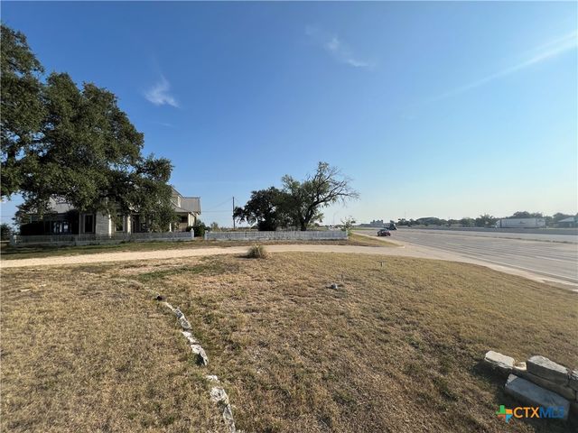 1420 N Robertson Road, Salado, TX 76571