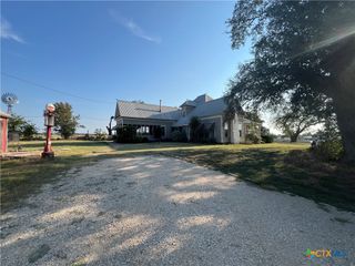 1420 N Robertson Road, Salado, TX 76571