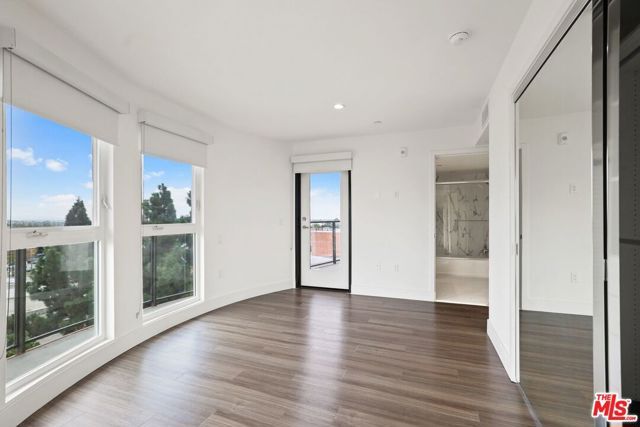 1539 Purdue 404, Los Angeles, CA 90025