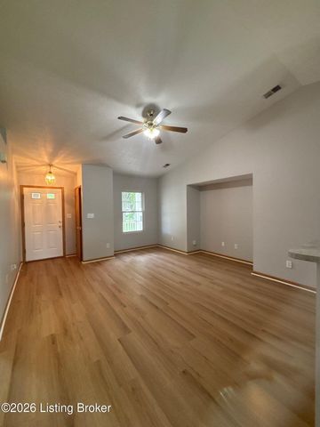 6711 Hunters Creek Blvd, Louisville, KY 40258