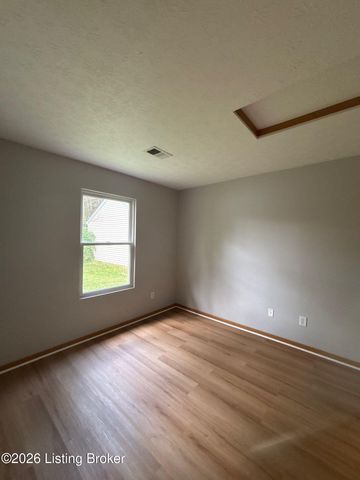 6711 Hunters Creek Blvd, Louisville, KY 40258