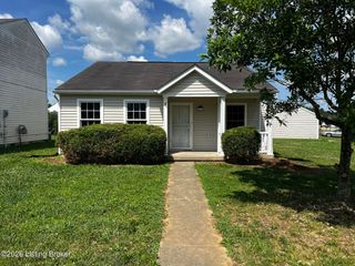 6711 Hunters Creek Blvd, Louisville, KY 40258