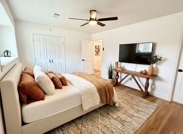 3726 Heatherbrook Drive, Houston, TX 77045