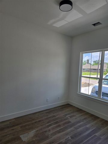 7900 Bowen Street A, Houston, TX 77051