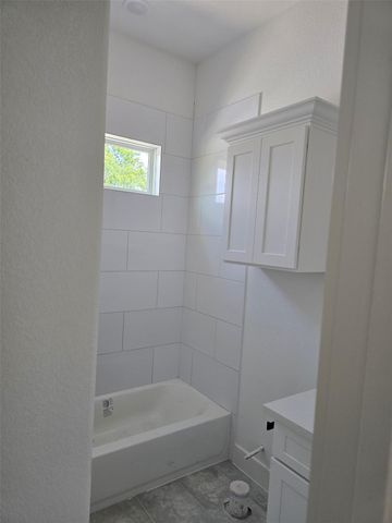 7900 Bowen Street A, Houston, TX 77051