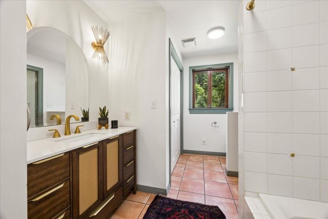 700 S Rainbow Ranch RD, Wimberley, TX 78676