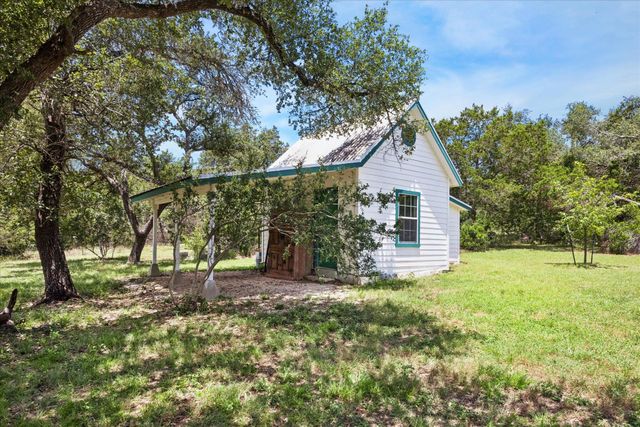 700 S Rainbow Ranch RD, Wimberley, TX 78676