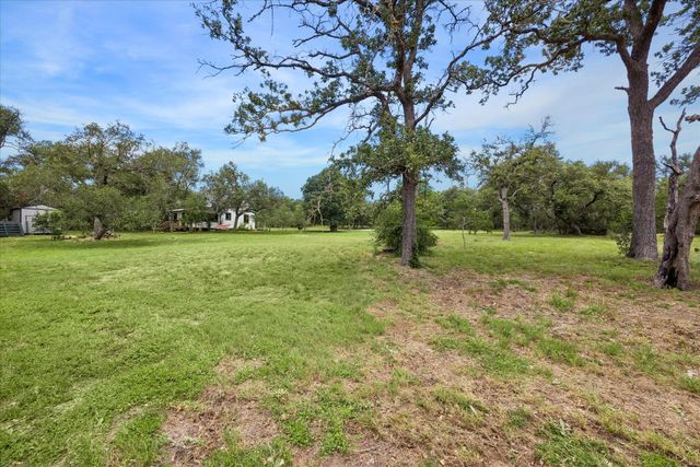 700 S Rainbow Ranch RD, Wimberley, TX 78676