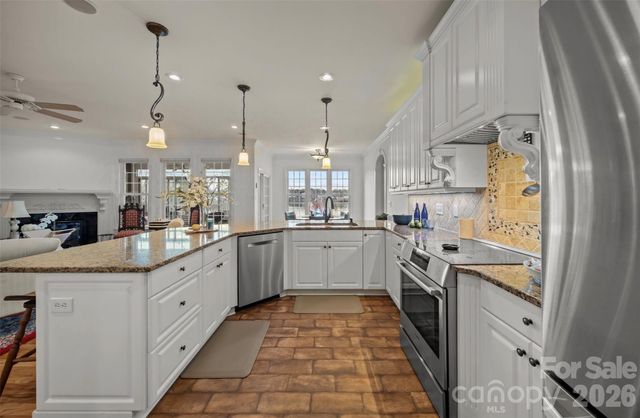 5231 Peninsula Drive, Granite Falls, NC 28630