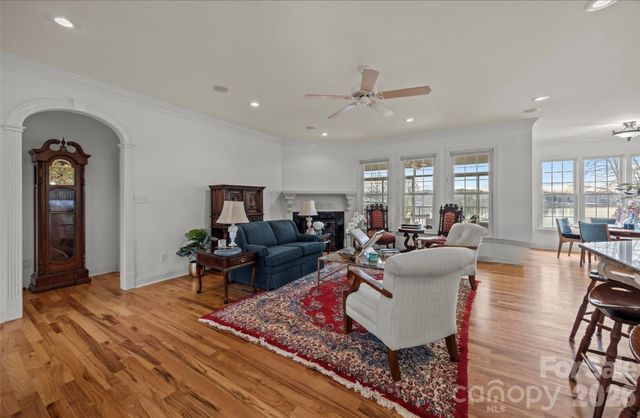 5231 Peninsula Drive, Granite Falls, NC 28630