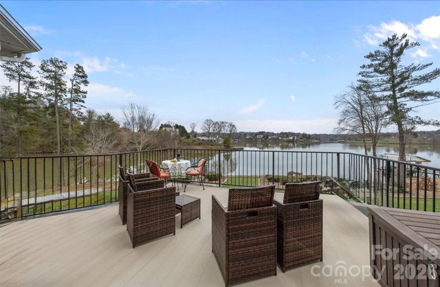 5231 Peninsula Drive, Granite Falls, NC 28630