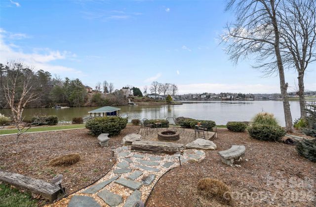 5231 Peninsula Drive, Granite Falls, NC 28630