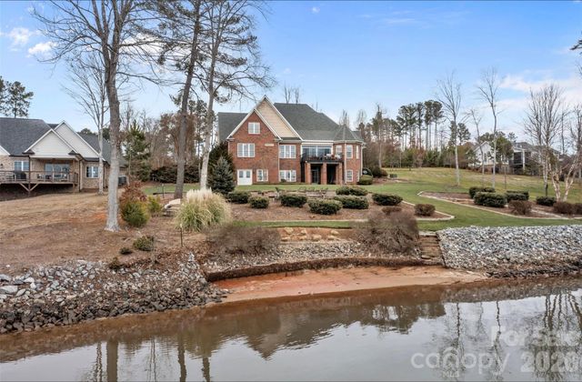 5231 Peninsula Drive, Granite Falls, NC 28630