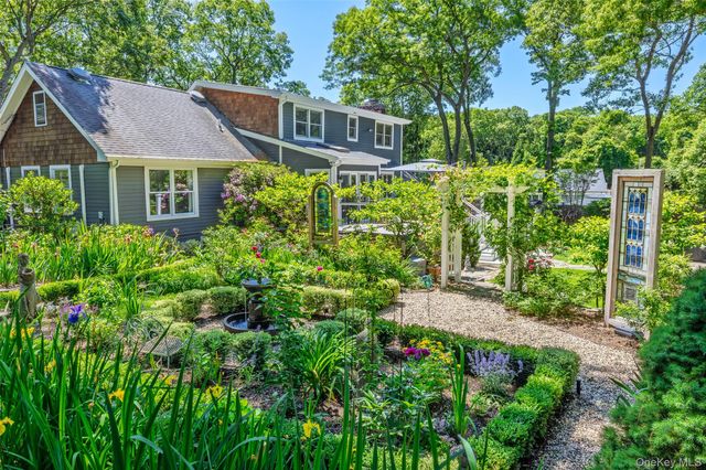 14 Locust Avenue, East Setauket, NY 11733