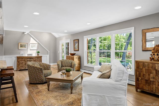 14 Locust Avenue, East Setauket, NY 11733