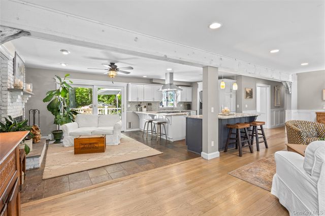 14 Locust Avenue, East Setauket, NY 11733