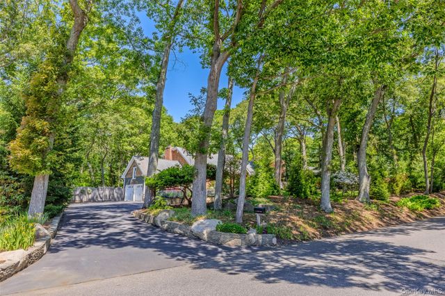 14 Locust Avenue, East Setauket, NY 11733