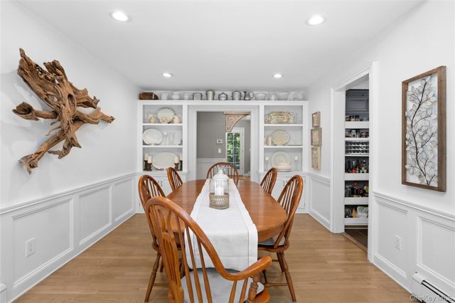 14 Locust Avenue, East Setauket, NY 11733