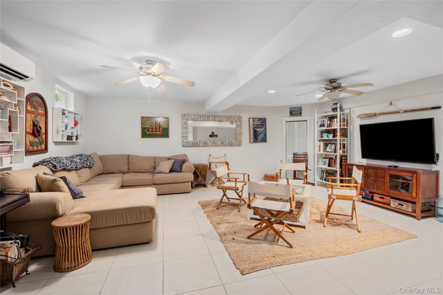 14 Locust Avenue, East Setauket, NY 11733