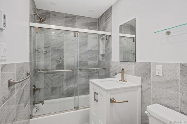 14 Locust Avenue, East Setauket, NY 11733