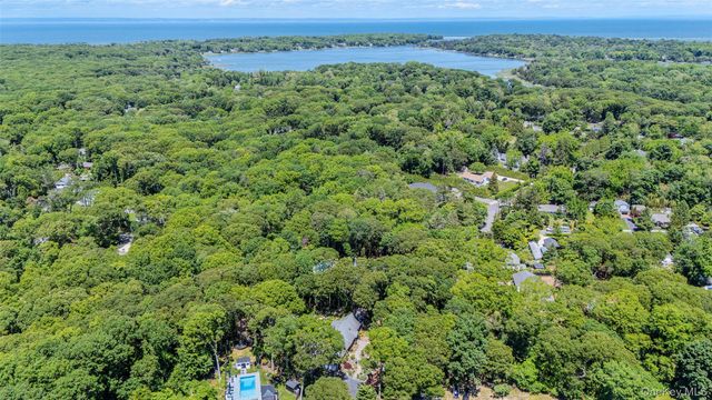 14 Locust Avenue, East Setauket, NY 11733