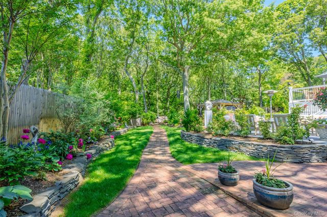 14 Locust Avenue, East Setauket, NY 11733