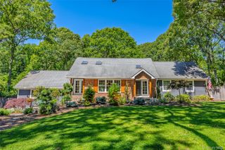 14 Locust Avenue, East Setauket, NY 11733