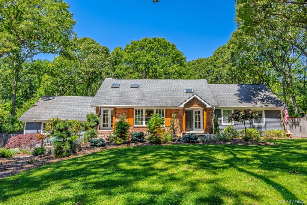 14 Locust Avenue, East Setauket, NY 11733